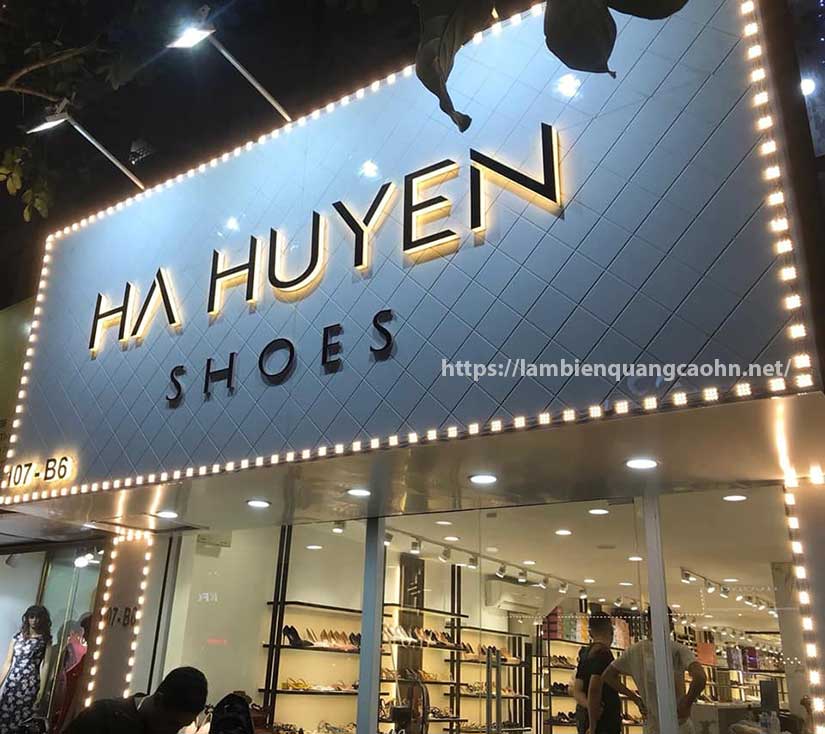 làm biển cửa hàng thời trang