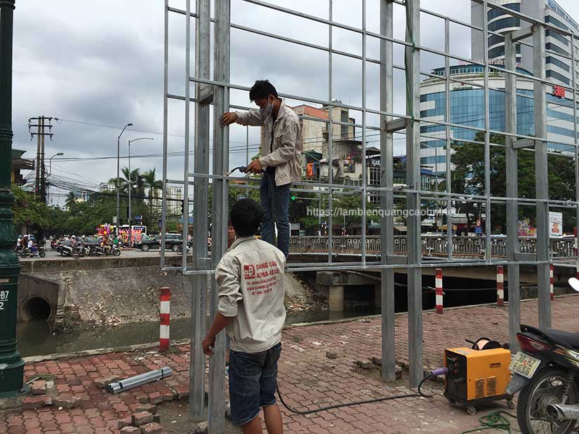 hàn biển quảng cáo, làm biển khung sắt