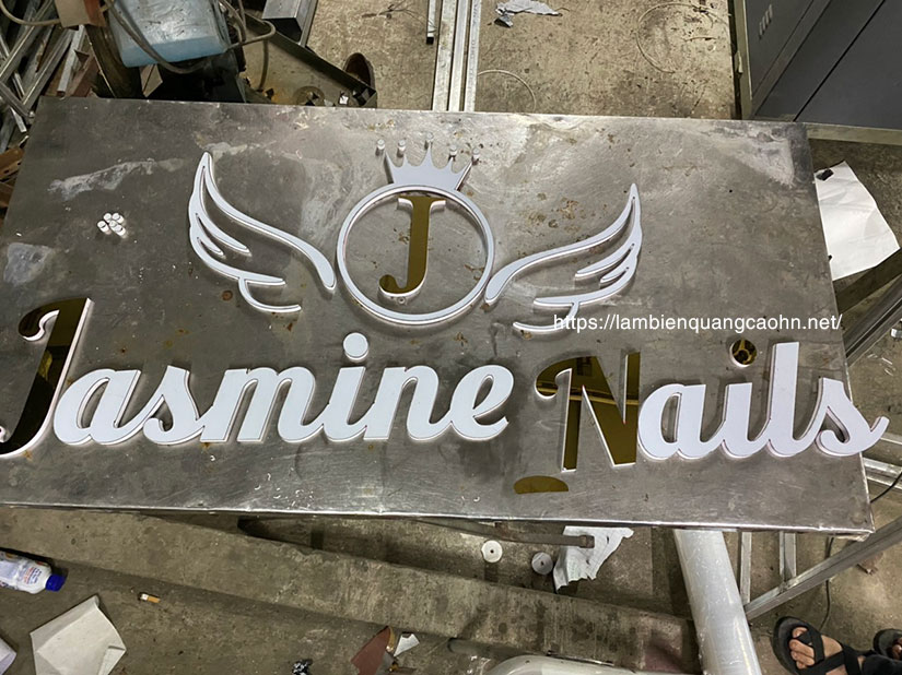 biển quảng cáo nail và mi, biển nail, biển quảng cáo nail, làm biển quảng cáo