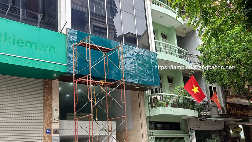 làm biển quảng cáo, biển quảng cáo thẩm mỹ viện, biển quảng cáo spa, biển spa, bảng hiệu thẩm mỹ viện, biển alu, biển chữ inox sáng chân