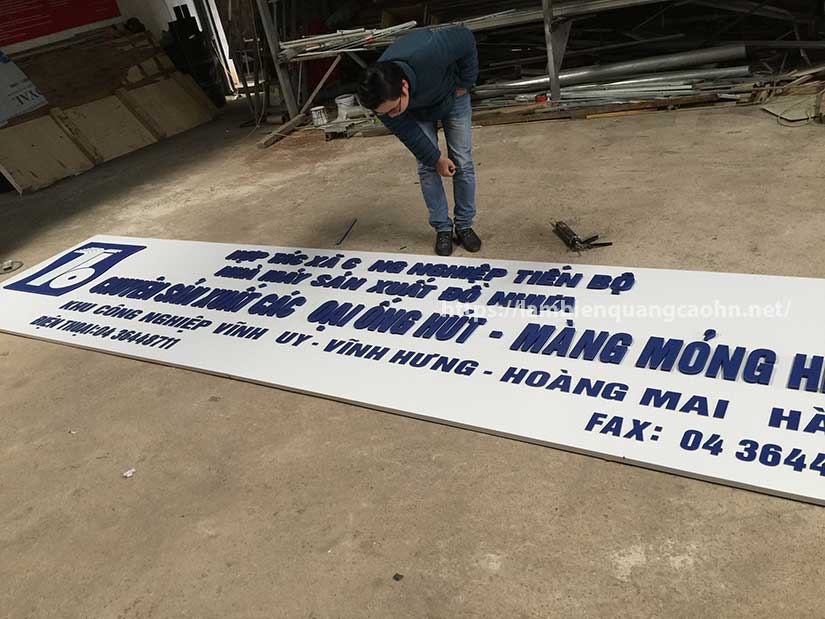 làm biển tên công ty