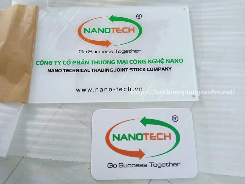 làm biển tên công ty