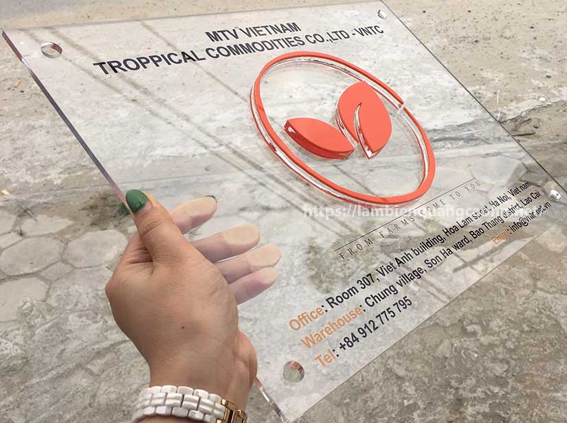 làm biển tên công ty