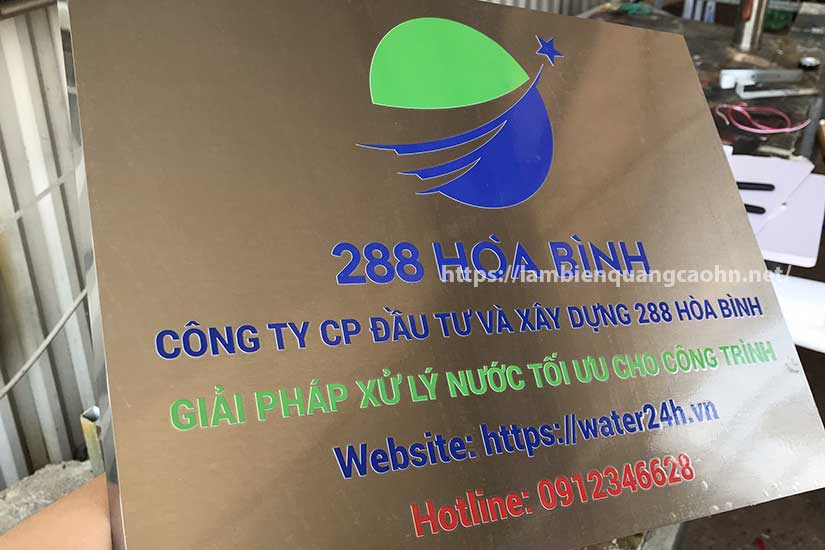 làm biển tên công ty
