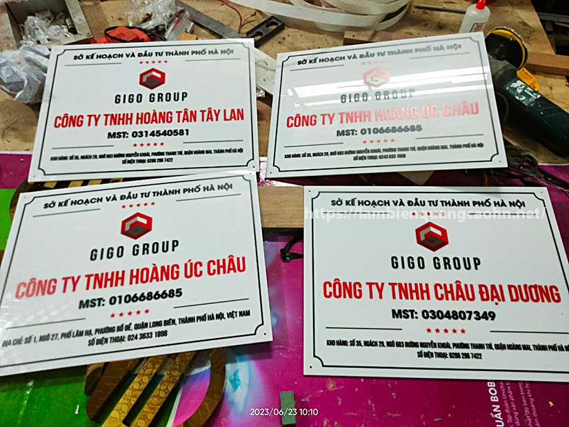 làm biển tên công ty