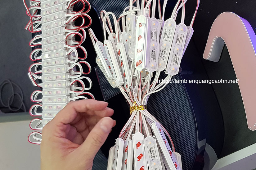 Biển chữ nổi, biển LED, biển quảng cáo LED, LED quảng cáo, biển vẫy LED