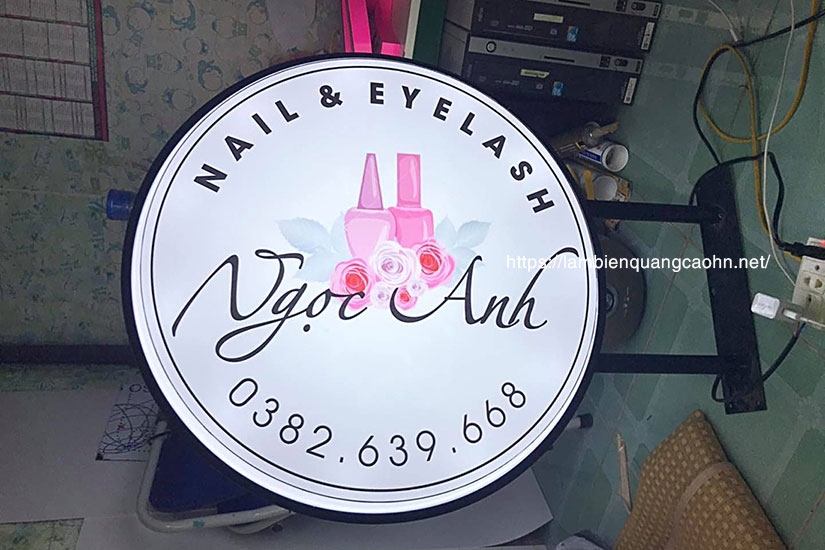 màu sắc trên biển quảng cáo, font chữ trên biển quảng cáo, làm biển quảng cáo, biển cửa hàng