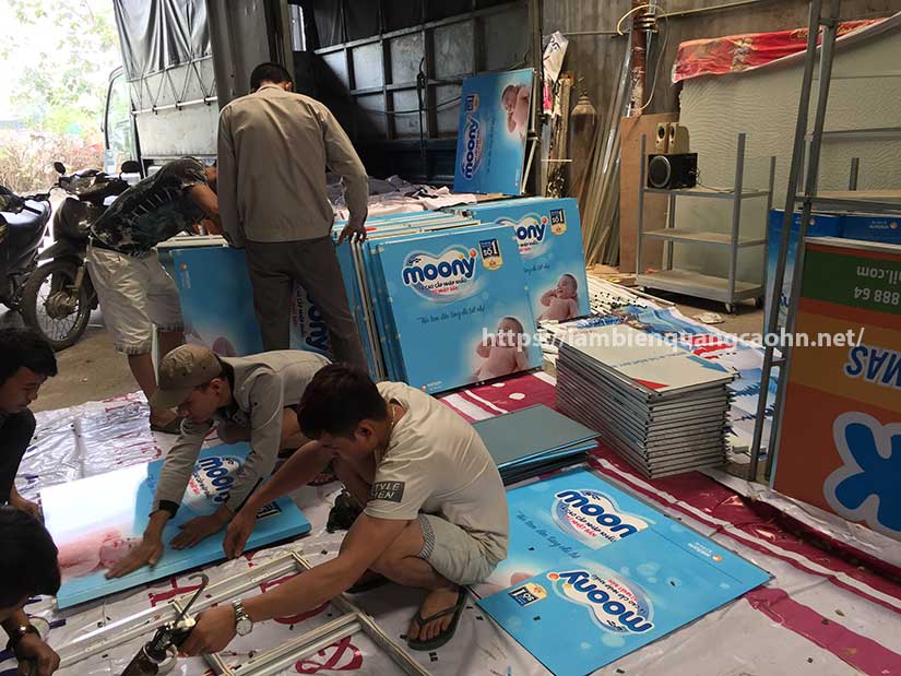 sản xuất POSM lắp ghép