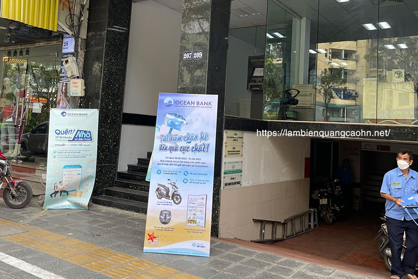 standee chân sắt, standee chân sắt ngoài trời, standee sắt, standee khung sắt, chân standee sắt, standee ngoài trời