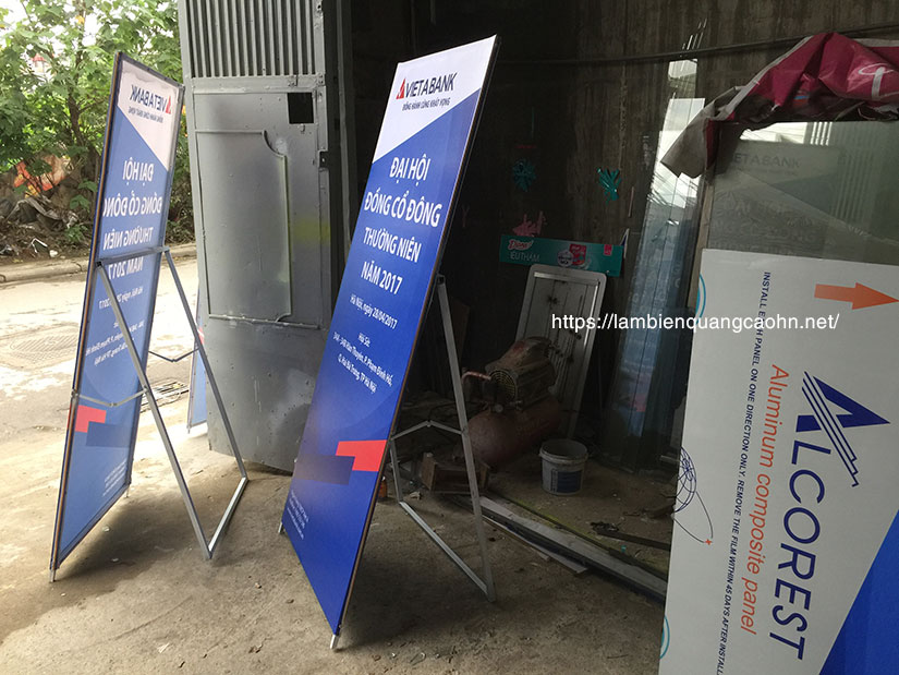 standee chân sắt ngoài trời, chân standee sắt ngoài trời, standee sắt, standee ngoài trời, standee khung sắt