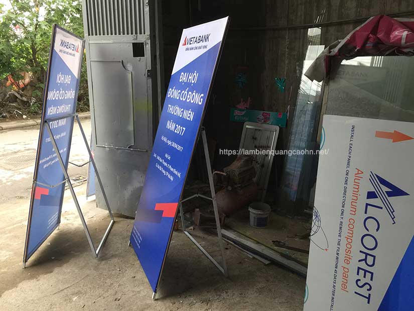 standee chân sắt ngoài trời, chân standee sắt ngoài trời, standee sắt, standee ngoài trời, standee khung sắt 