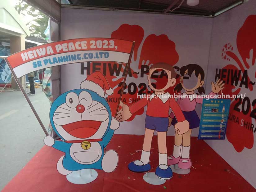 standee die cut; standee quảng cáo