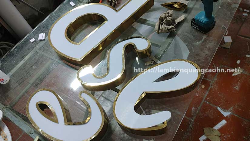 sửa chữa biển quảng cáo