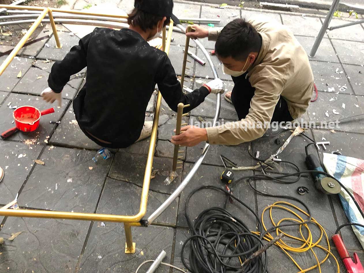 Thi công shop, thi công cửa hàng thời trang, làm biển quảng cáo cửa hàng thời trang, setup cửa hàng