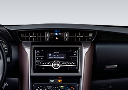 Hệ thống âm thanh Toyota Fortuner 2.4G 4x2