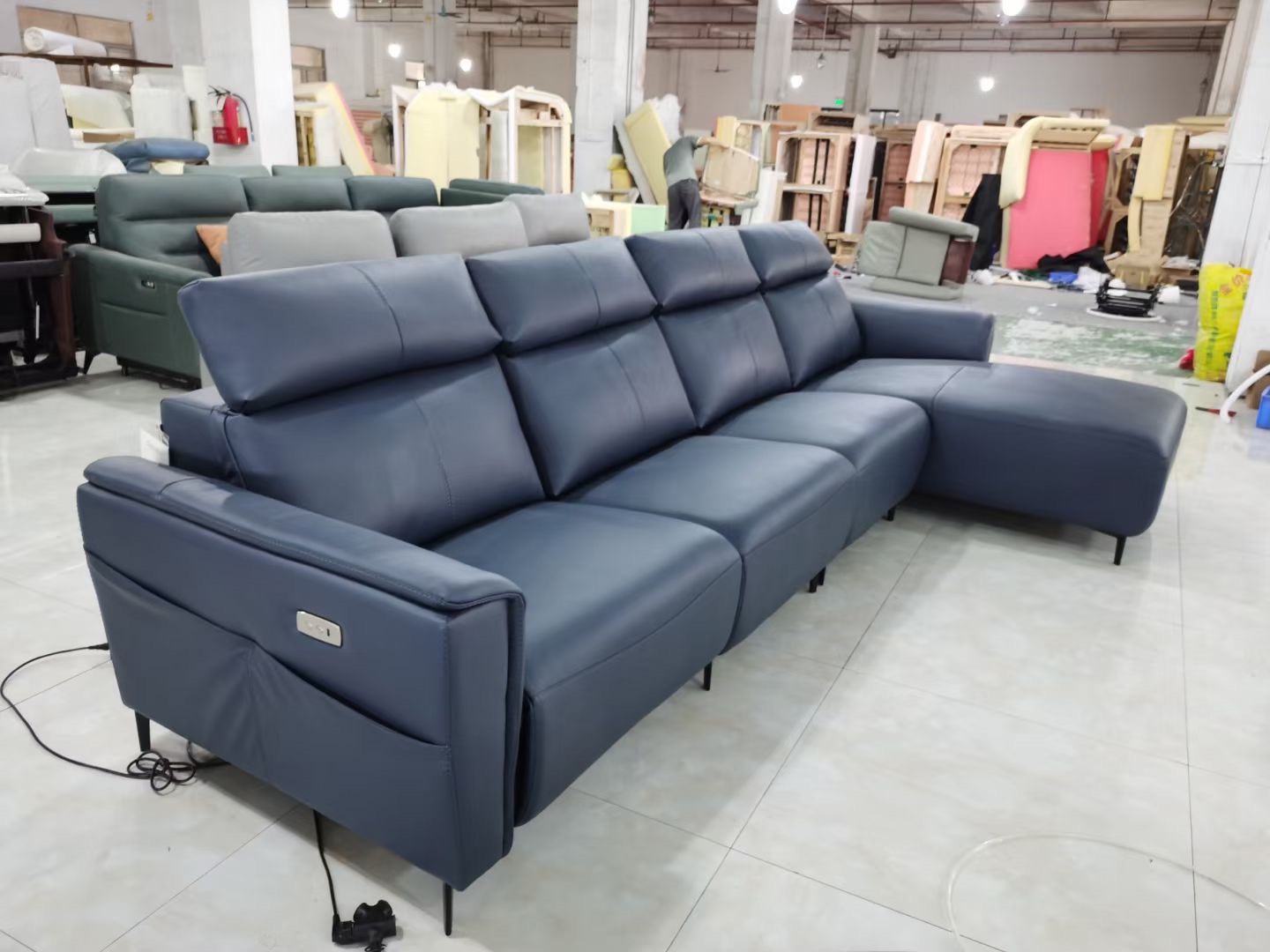 SOFA DA BÒ CÓ GHẾ THƯ GIÃN G001