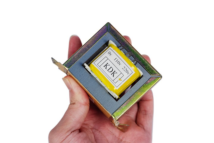 biến-áp-3a-đối-xứng-15a