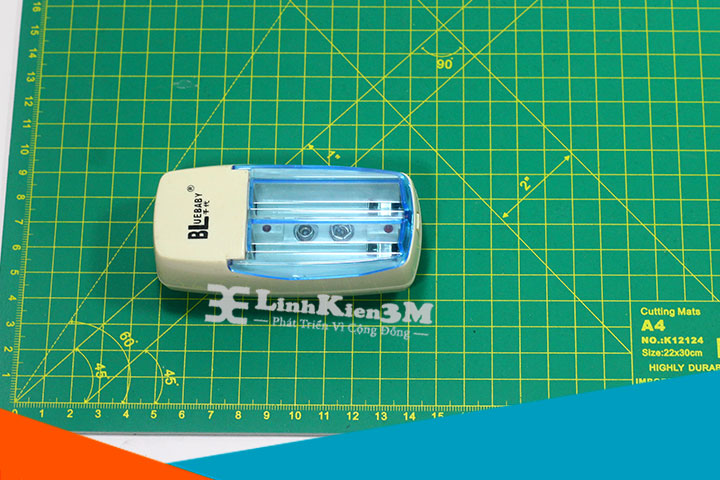 kích thước Bộ Sạc Pin 9V/AA/AAA BLuebaby BL-101