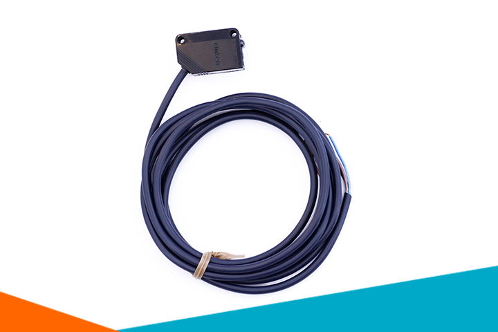 Cảm Biến Quang Omron E3Z-D81 12-24VDC NPN