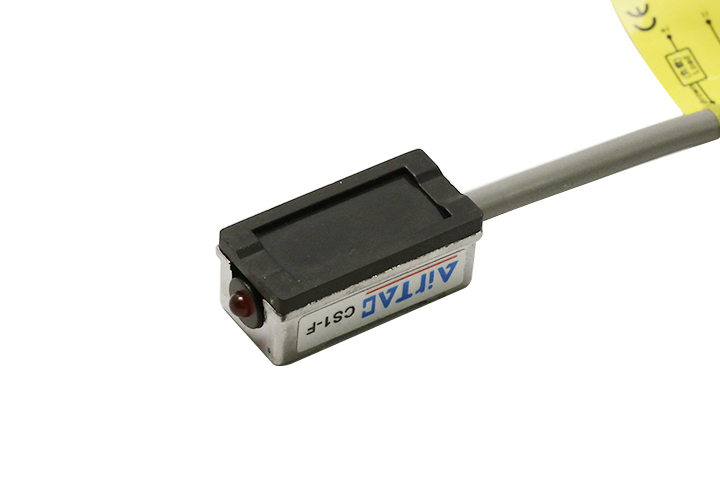 cảm-biến-từ-cho-xilanh-cs1-f