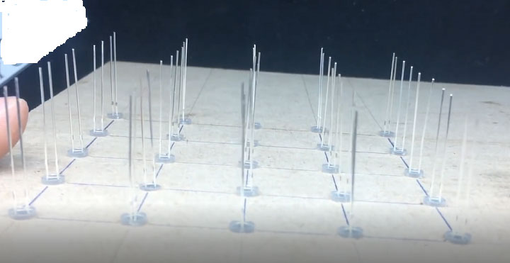 Cắm led vào lỗ khoan