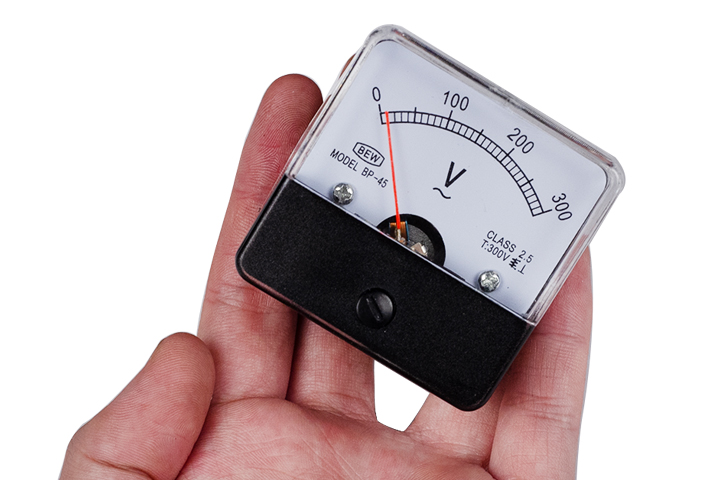 đồng-hồ-vôn-kế-đo-điện-áp-xoay-chiều
