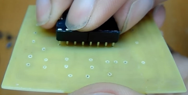 Gắn chân đế IC 16 chân