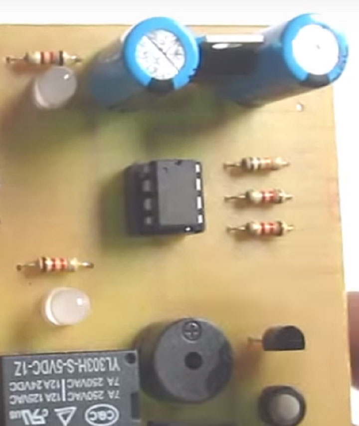 Gắn não IC vào mạch