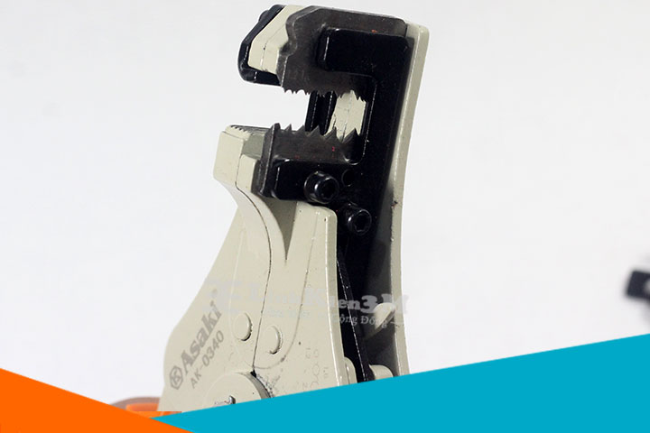 kìm tuốt nhiều lưỡi