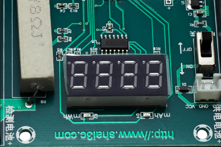 module-kiểm-tra-dung-lượng-pin-18650-xh-m240