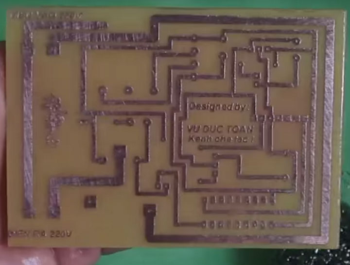 Phíp đồng với mạch in hoàn chỉnh