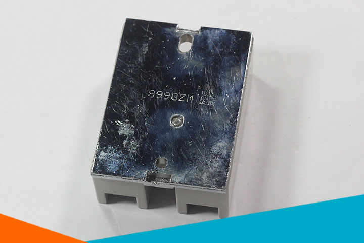 Mặt Dưới Relay Bán Dẫn Fotek SSR-40 DA