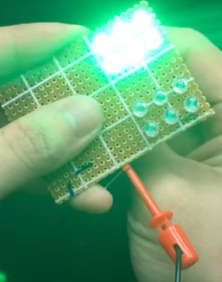 Test thử từng khối led( xanh lá )