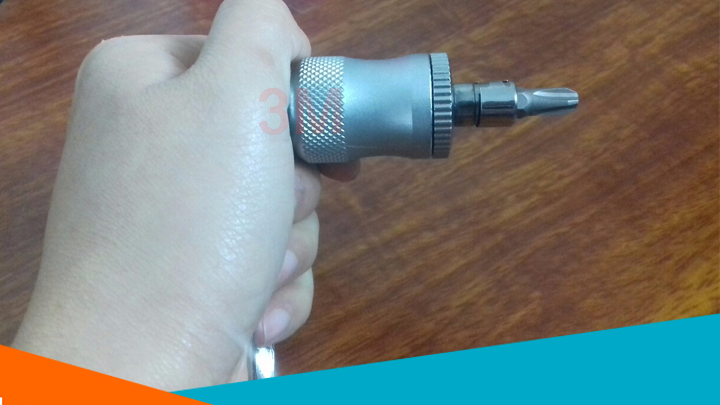 Đầu vặn ốc 4 cạnh