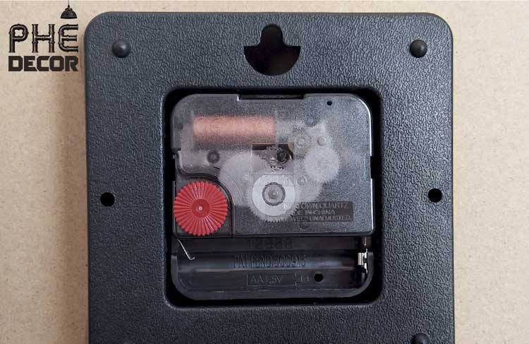 dong-ho-treo-tuong-10