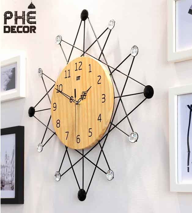 dong-ho-treo-tuong-ngoi-sao-1