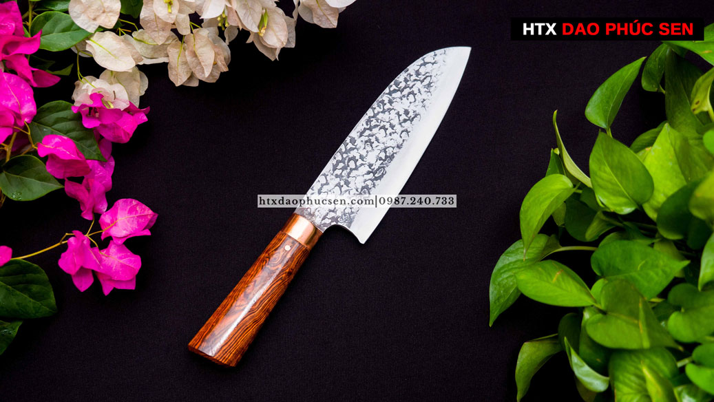 Dao deba chống dính N12TDD với bề mặt được dập hoa văn đẹp mắt