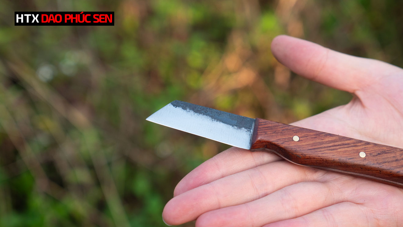 Lưỡi dao được rèn thủ công từ thép nhíp xe ô tô
