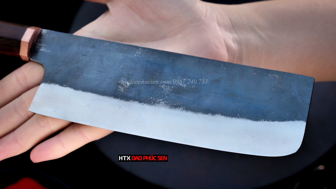 Dao được rèn từ thép nhíp xe ô tô