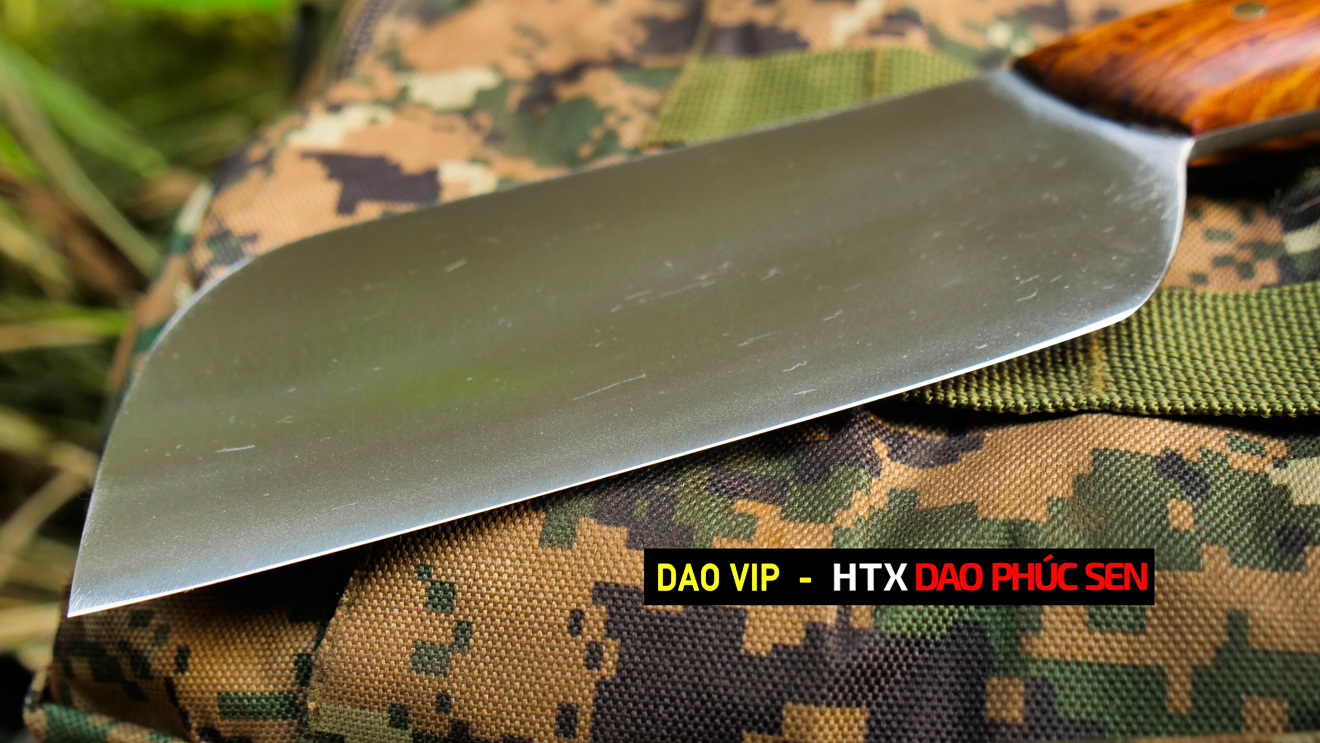 Dao có độ dày lý tưởng, phù hợp để bổ sầu riêng