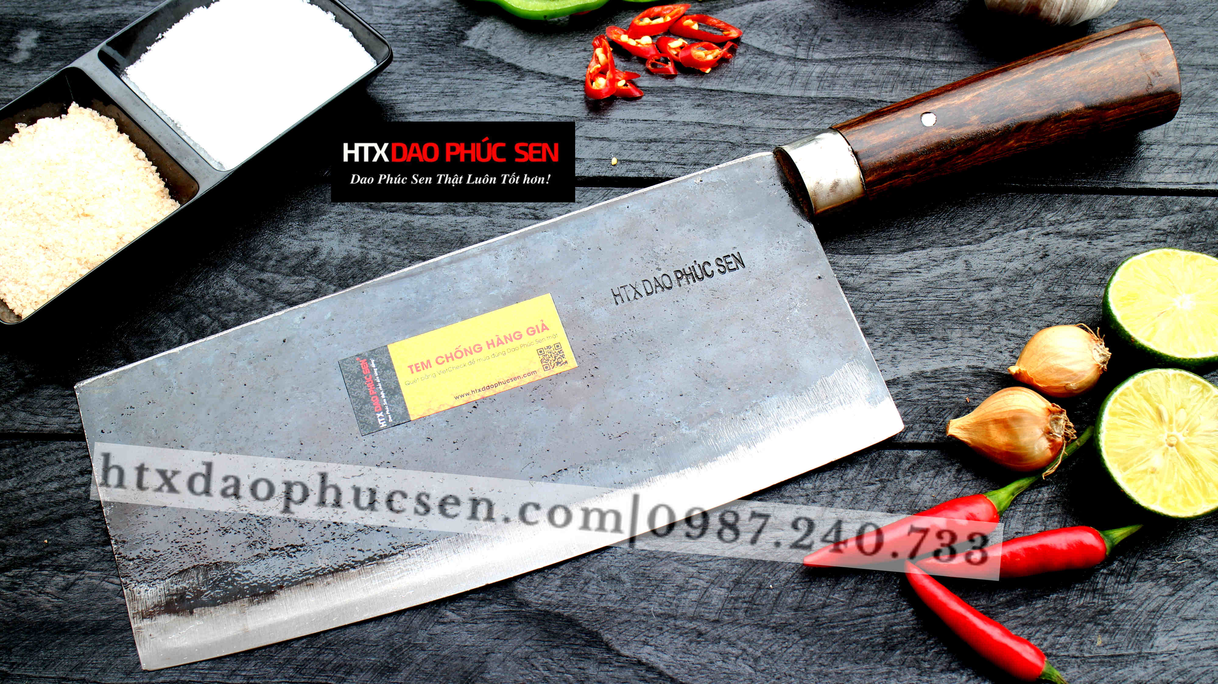 Thiết kế bản to tiện dụng, an toàn khi thái và dễ gom hốt thức ăn