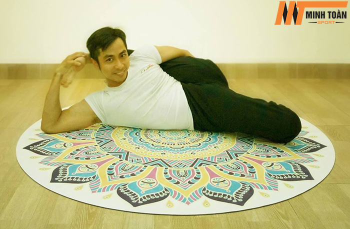 sử dụng thảm yoga hình tròn Padma 5D