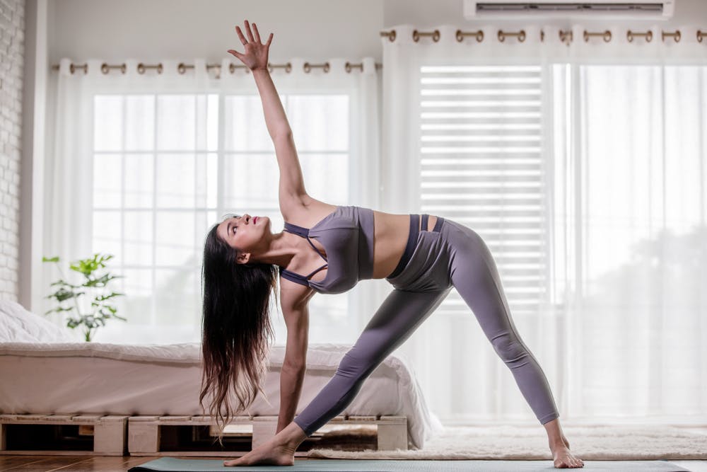 Tư thế yoga tam giác