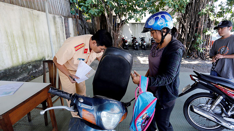 Tư vấn các bước mua bán, chuyển nhượng xe chính chủ