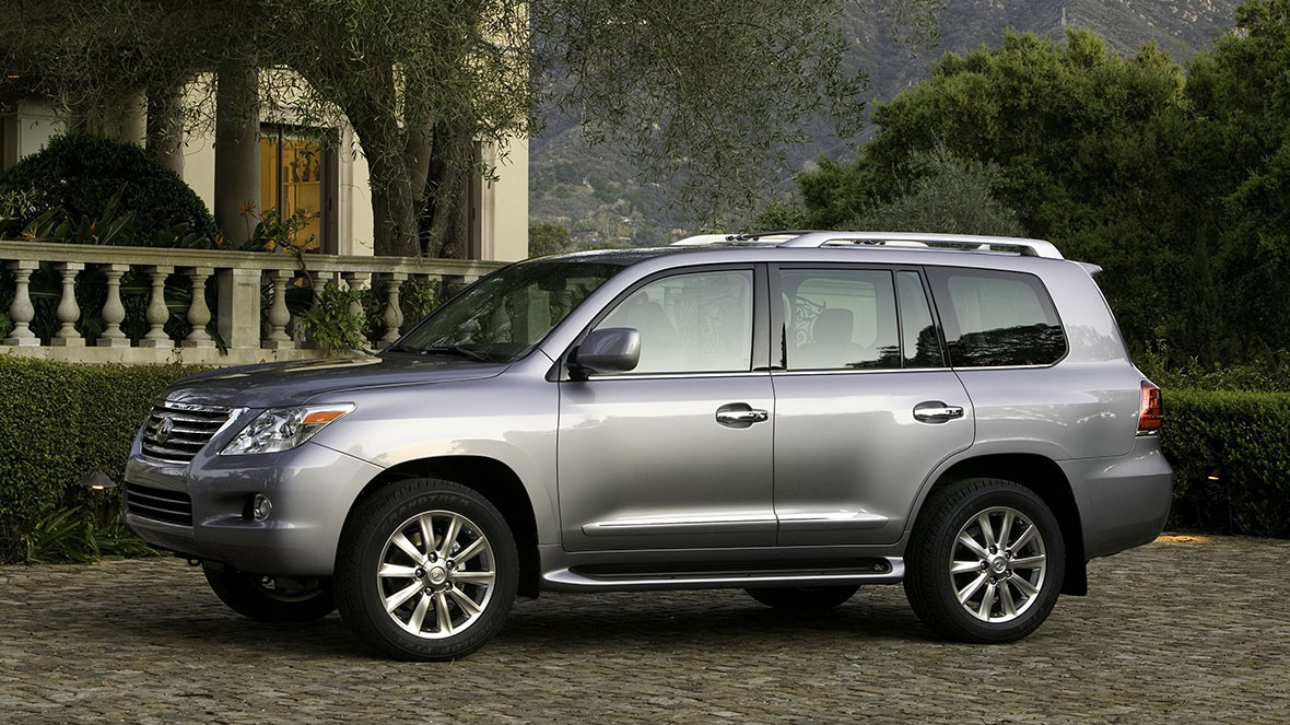 Mức tiêu hao nhiên liệu của một chiếc Lexus LX570 2008 không dưới 20 lít xăng/100km