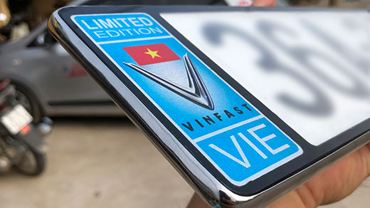 giá ép biển số xe máy