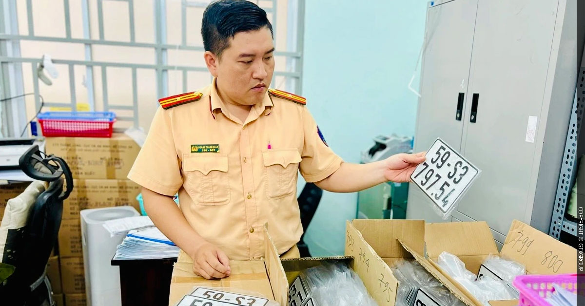 Thủ tục sang tên xe máy 2025 được áp dụng cho tổ chức, cá nhân có nhu cầu chuyển quyền sở hữu xe