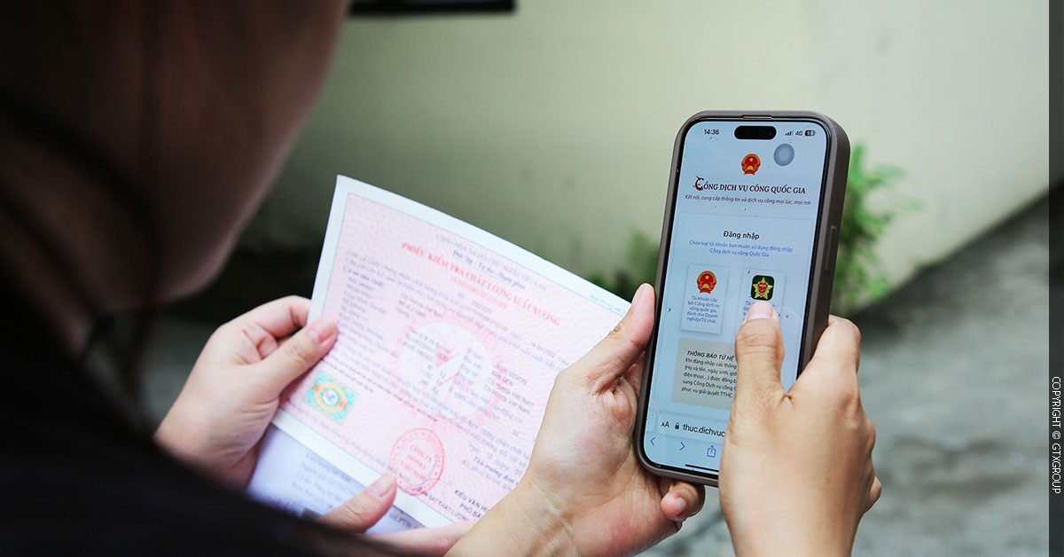 Đăng ký sang tên xe thực hiện bằng dịch vụ công trực tuyến một phần hoặc trực tiếp tại cơ quan đăng ký xe