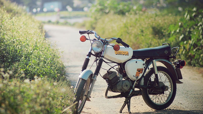 Simson có thiết kế đẹp, động cơ mạnh và giảm xóc êm ái.