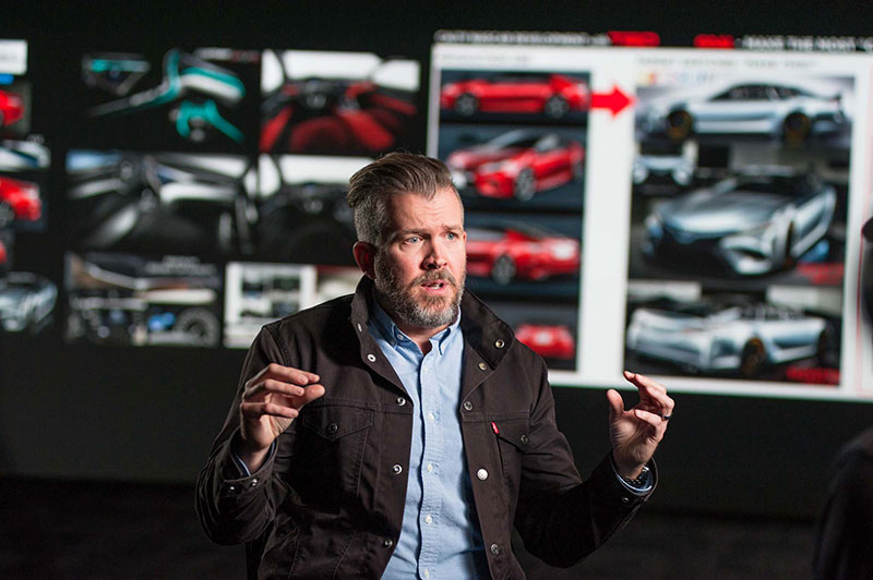 Chân dung Ian Cartabiano, nhà thiết kế người Mỹ chấp bút cho Camry 2018